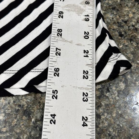Liz Claiborne Women Top Size L Black White Striped Short Sleeve 100% Rayon Basic - Picture 5 of 6